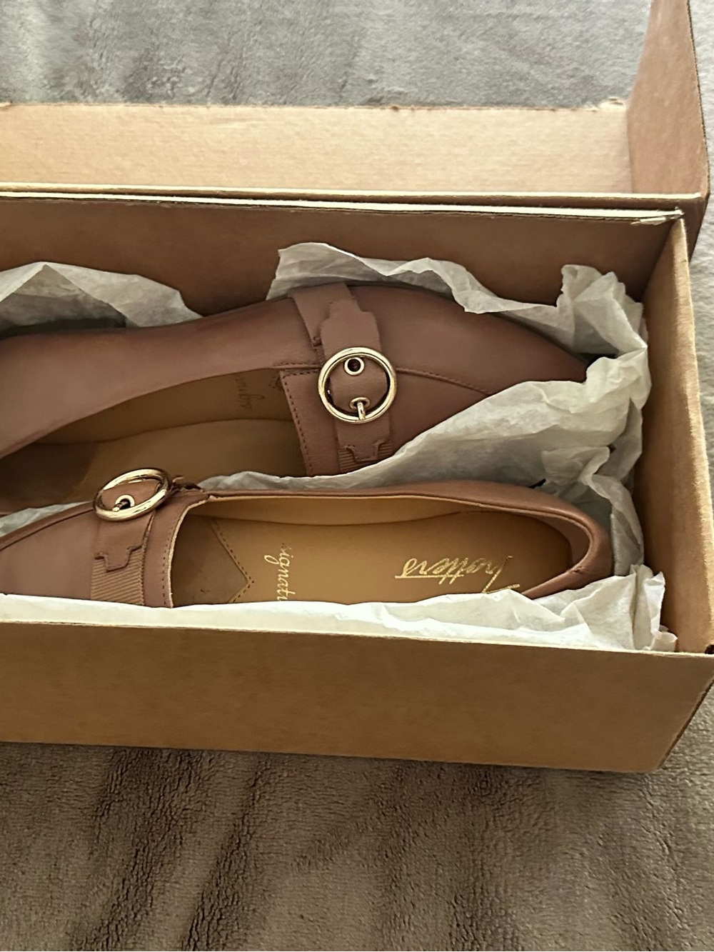 Trotters Mauve-Tan Loafers with Gold Ring Accent